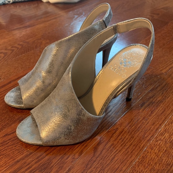 Vince Camuto Crasantha Heels in Metallic Pewter Suede, Size 6.5 - Picture 3 of 5